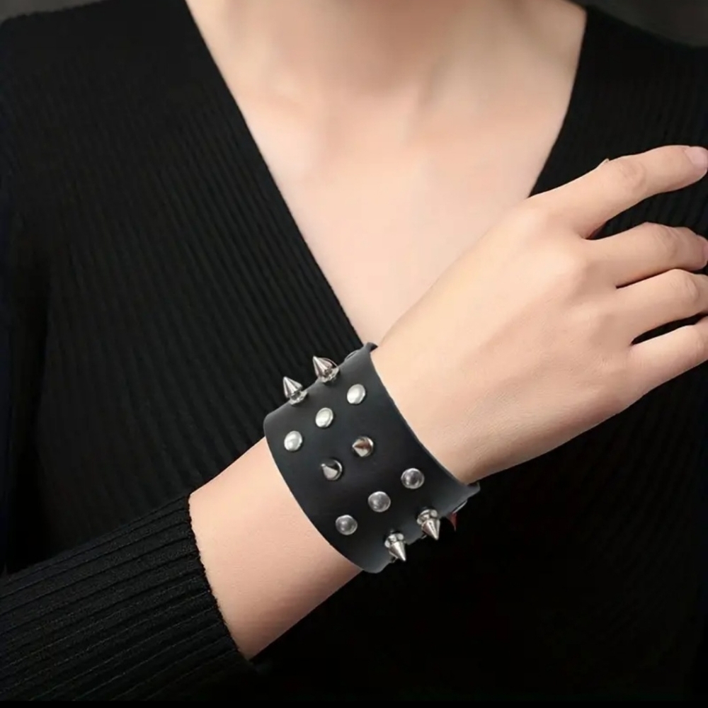 Triple Row Spiked Rist Cuff - Picture 3 of 6